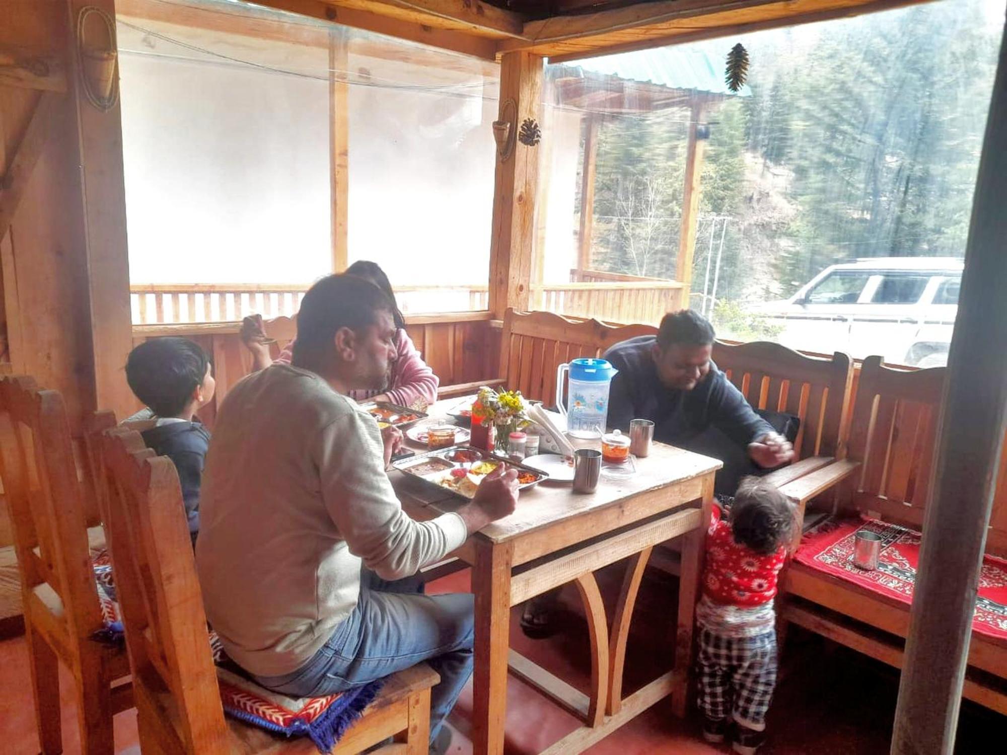 Vansh Green View Homestay Sainj Kültér fotó